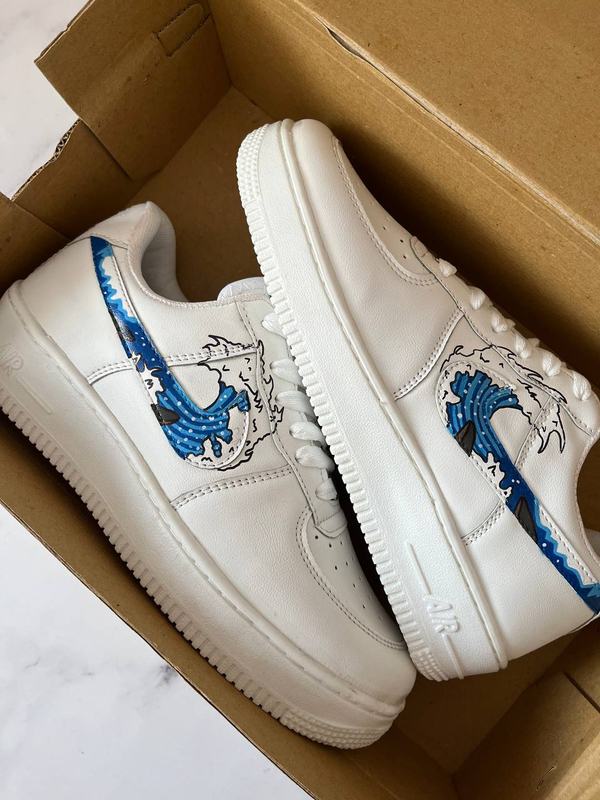 کفش اسپرت کاستوم کتونی با طرح موج کاناگاوا نایک nike ایرفورس air force تک سایز