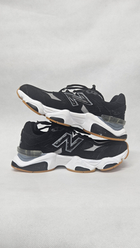 کفش کتونی نیوبالانس ۹۰۶۰ مشکی سفید مردانه new balance