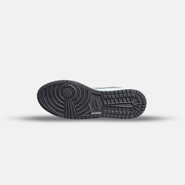 کفش جردن آبی سفید ورنی  Air Jordan 1 Retro