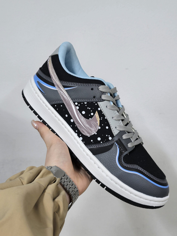 کفش نایک جردن 1 طرح کهشکشانی خاکستری Jordan 1 Low Galaxy (کپی)