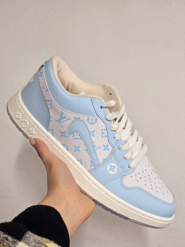 کفش لویی ویتون سفید آبی | کتونی louis vuitton x nike