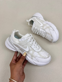 کتونی زنانه نایک  وی تو کی طرح گلدار   nike v2k Flowers Run Womans کد 1325