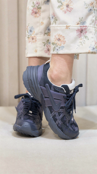 کتونی زنانه نایک  وی تو کی طرح گلدار   nike v2k Flowers Run Womans کد 1325