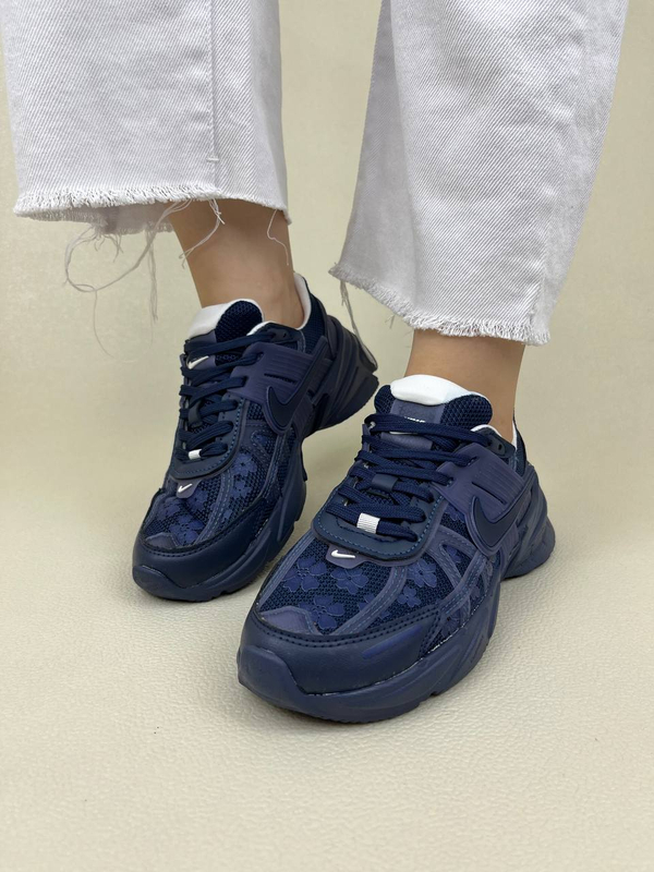 کتونی زنانه نایک  وی تو کی طرح گلدار   nike v2k Flowers Run Womans کد 1325