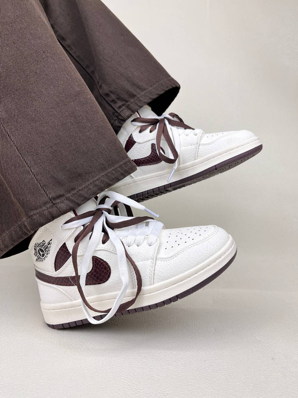 کتونی ساقدار زنانه ساقدار ایر جردن 1 اما مانیر 1 NIKE AIR JORDAN کد 912