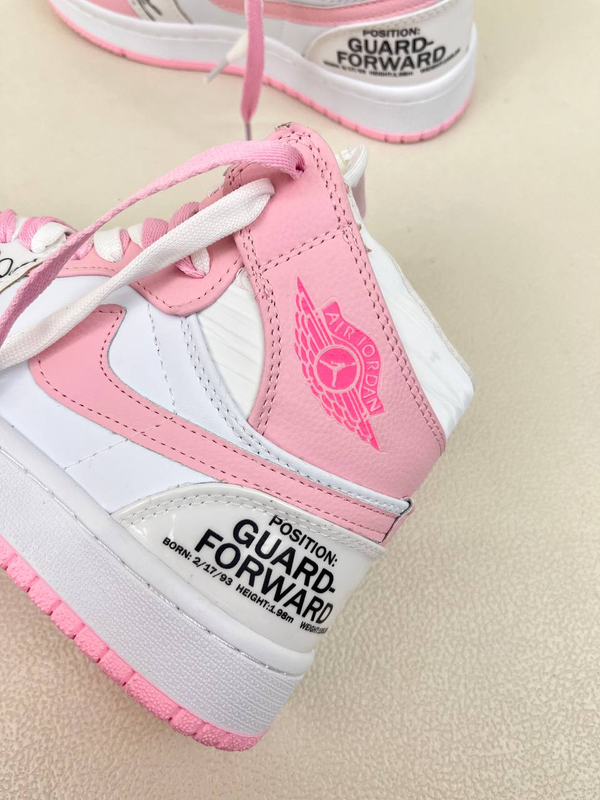کتونی ساقدار زنانه ساقدار ایر جردن 1 امضای شیکاگو صورتی 1 NIKE AIR JORDAN کد 912