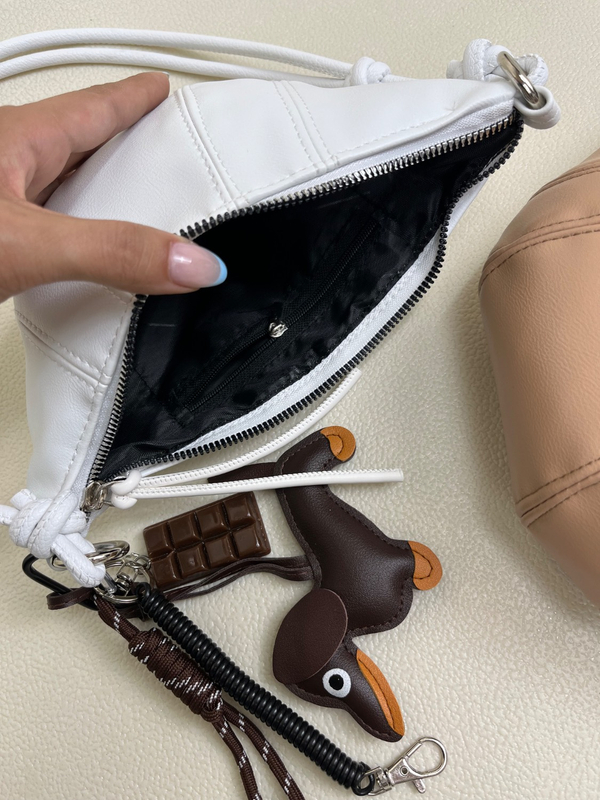 کیف پاسپورتی زنانه زارا طرح کروسان ZARA کد 1534