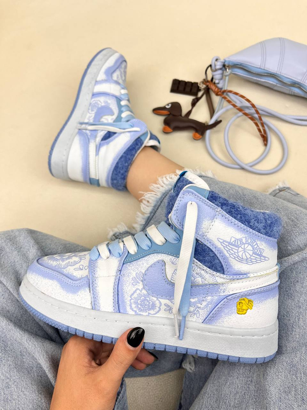 کتونی ونس ساقدار زنانه ایر جردن وان فامیلا بلو  NIKE AIR JORDAN 1 کد 912 دختر طهرونی
