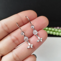خرید گوشواره نقره زنانه آویز عیار 925 طرح پروانه رنگ نقره ای 