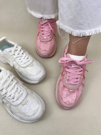 کتونی زنانه نایک  وی تو کی طرح گلدار   nike v2k Flowers Run Womans کد 1325