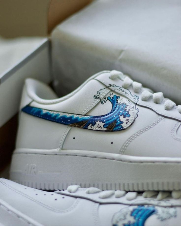 خرید کفش اسپرت کاستوم کتونی با طرح موج کاناگاوا نایک nike ایرفورس air force 