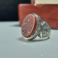 خرید انگشتر نقره مردانه عقیق زرد با حکاکی برجسته یا رزاق عیار 925 