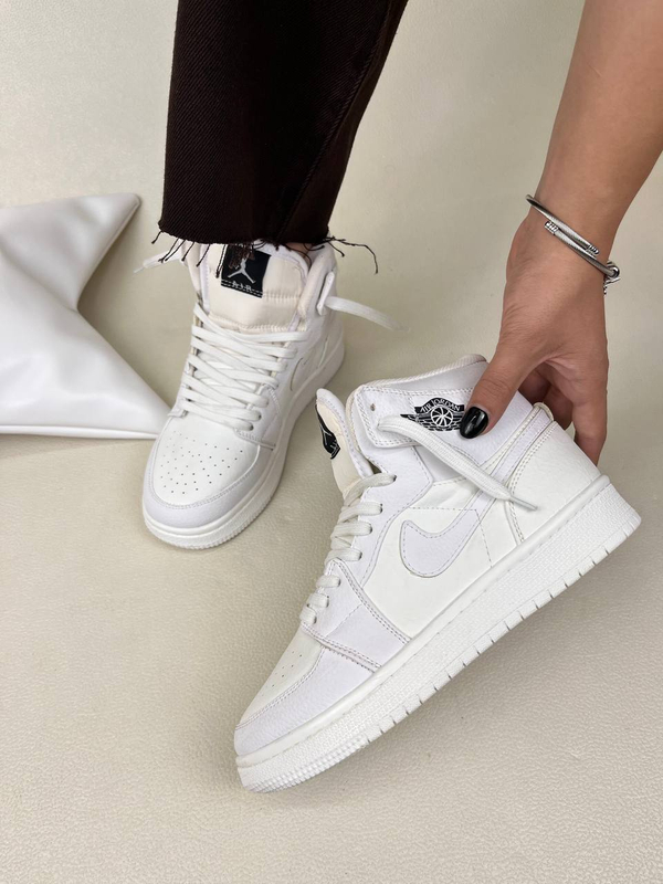 کتونی ونس ساقدار زنانه نایکی استایل جردن وان NIKE JORDAN 1 کد 912 دختر طهرونی