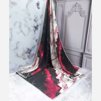 روسری نخ کاستوم طرح رزین سرخابی مشکی ابعاد 140