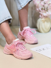 کتونی زنانه نایک  وی تو کی طرح گلدار   nike v2k Flowers Run Womans کد 1325