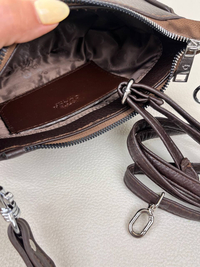 کیف زنانه پاسپورتی همایلی رو گل کواچ COACH کد 1578