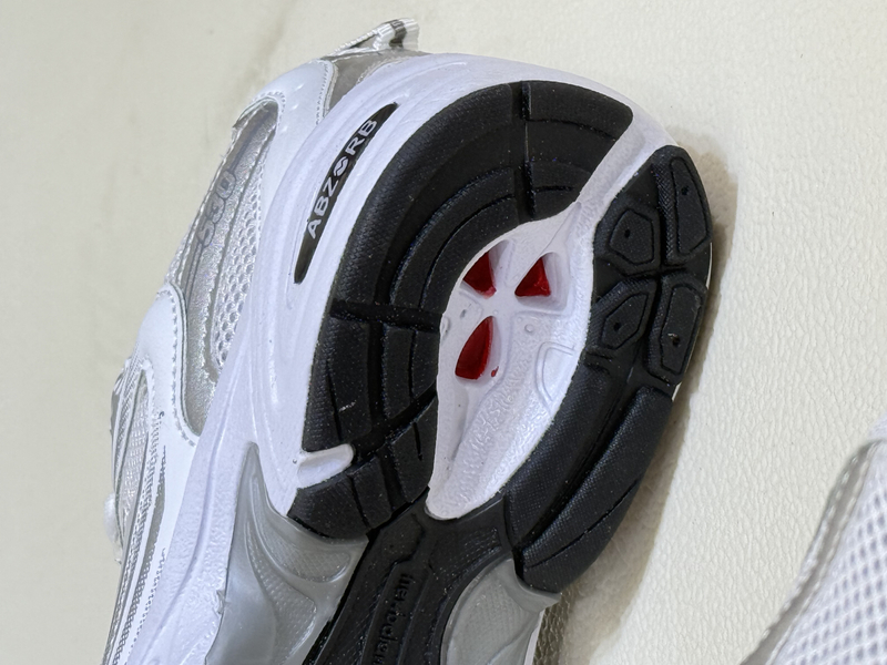 کتونی  زنانه نیو بالانس 530 رانینگ newbalance Running کد 333