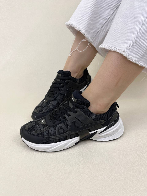 کتونی زنانه نایک  وی تو کی طرح گلدار   nike v2k Flowers Run Womans کد 1325