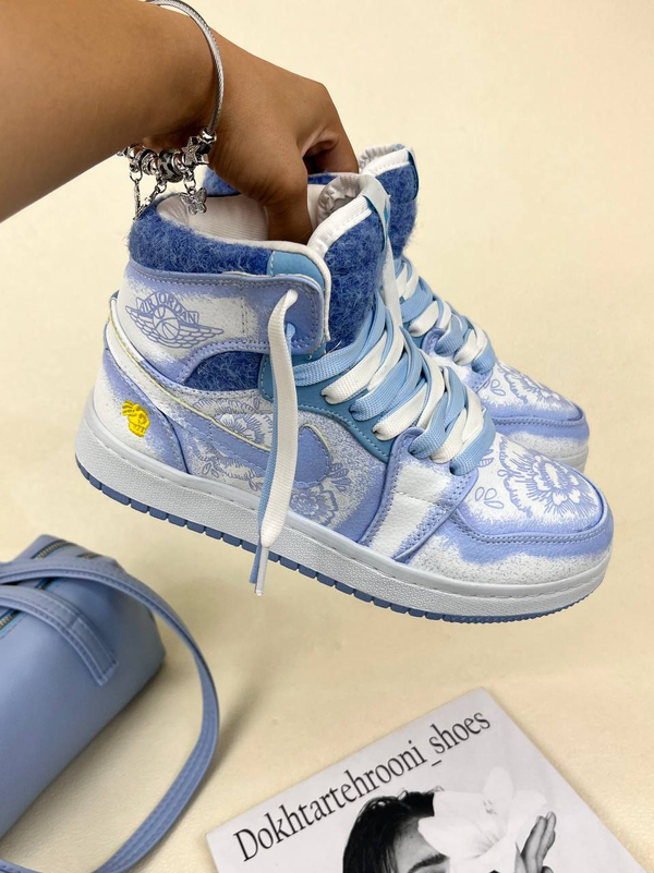 کتونی ونس ساقدار زنانه ایر جردن وان فامیلا بلو  NIKE AIR JORDAN 1 کد 912 دختر طهرونی