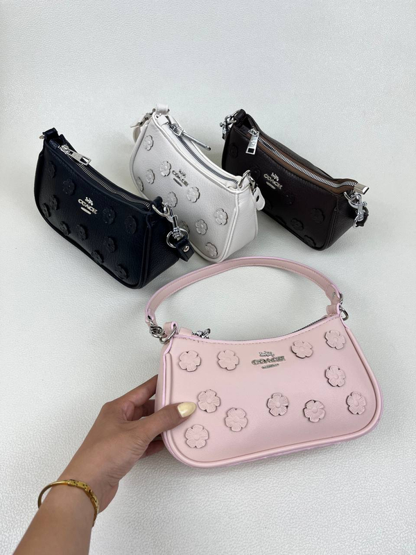 کیف زنانه پاسپورتی همایلی رو گل کواچ COACH کد 1578
