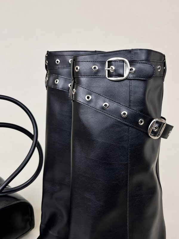 بوت زنانه ژیوانشی پاشنه دار GIVENCHY کد 1722 دختر طهرونی