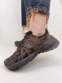 کتونی زنانه نایک  وی تو کی طرح گلدار   nike v2k Flowers Run Womans کد 1325