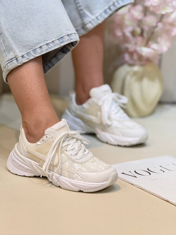 کتونی زنانه نایک  وی تو کی طرح گلدار   nike v2k Flowers Run Womans کد 1325