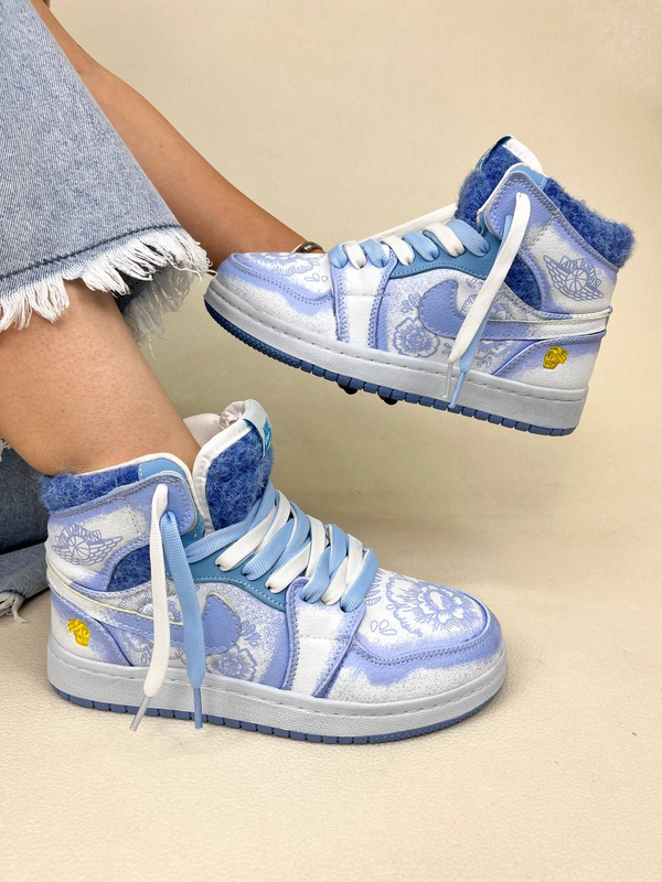 کتونی ونس ساقدار زنانه ایر جردن وان فامیلا بلو  NIKE AIR JORDAN 1 کد 912 دختر طهرونی