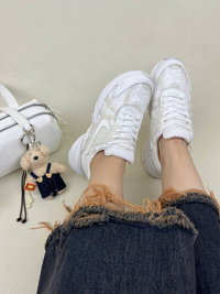 کتونی زنانه نایک  وی تو کی طرح گلدار   nike v2k Flowers Run Womans کد 1325