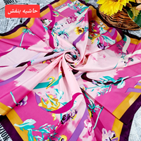 خرید مینی اسکارف ابریشم طرح گل و روبان ابعاد 76 در 76 رنگبندی