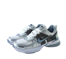 کفش اسپرت مردانه برند نایکی nike مدل وی تو کی V2K سفید نقره ای