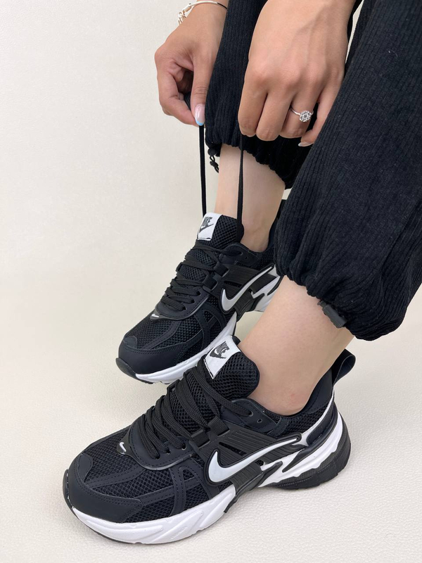 کتونی زنانه نایک وی تو کی nike V2K Run Womans کد 1144