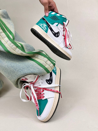 خرید کتونی ساقدار زنانه ایر جردن 1 مدل کریسمس 1 NIKE AIR JORDAN