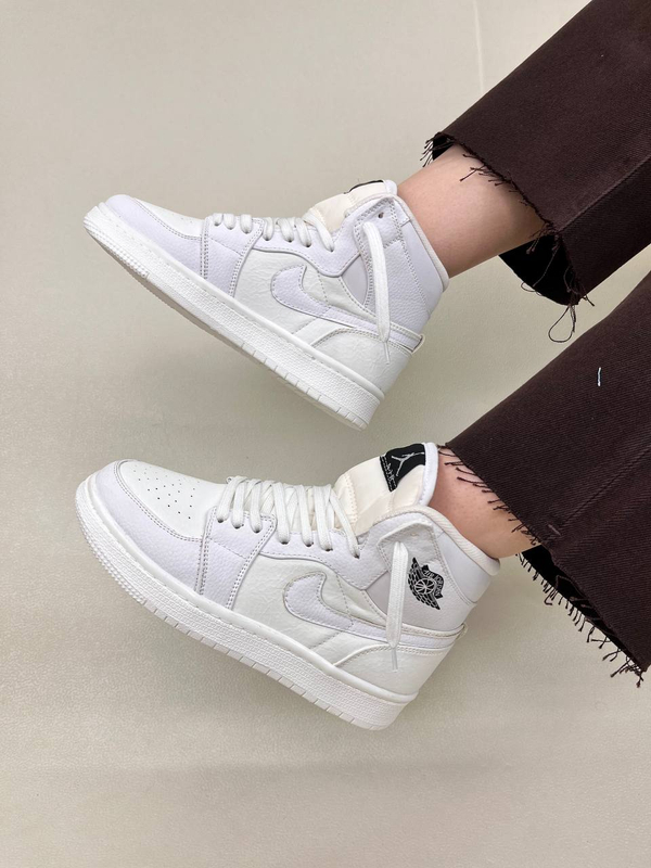 خرید کتونی ونس ساقدار زنانه نایکی استایل جردن وان NIKE JORDAN 1