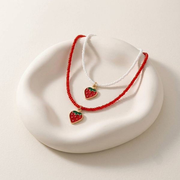 گردنبند تابستونی قرمز و سفید توتفرنگی