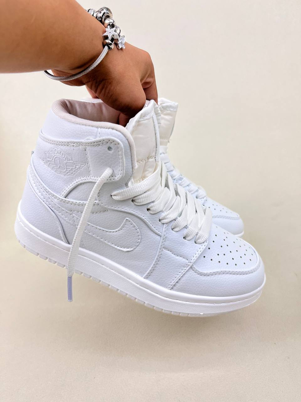 کتونی ساقدار زنانه ایر جردن 1 1 NIKE AIR JORDAN کد 912