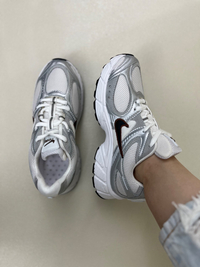 کتونی زنانه وی فایو رانر NIKE V5 RNR کد : 1500