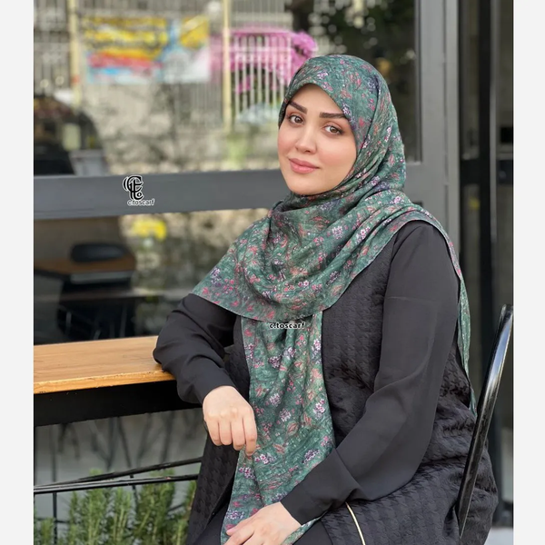خرید روسری نخ طرح گلشن قواره 140 زمینه سبز آبرنگی گل ریز 