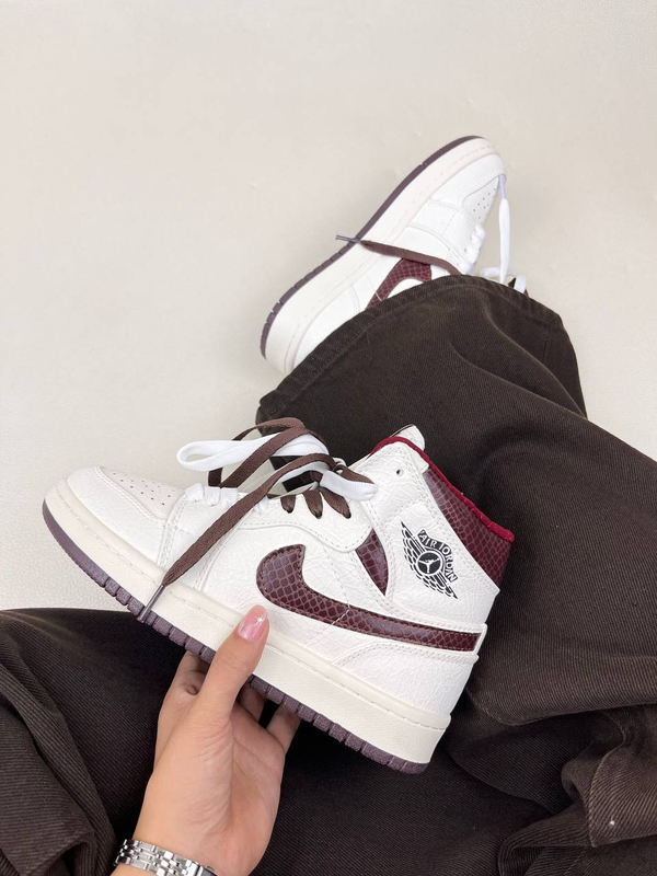 کتونی ساقدار زنانه ساقدار ایر جردن 1 اما مانیر 1 NIKE AIR JORDAN کد 912
