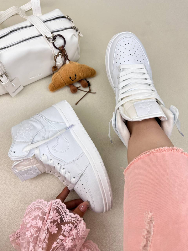 کتونی ساقدار زنانه ایر جردن 1 1 NIKE AIR JORDAN کد 912