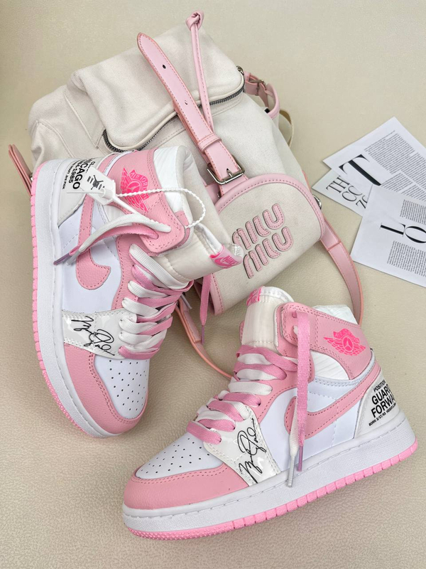 کتونی ساقدار زنانه ساقدار ایر جردن 1 امضای شیکاگو صورتی 1 NIKE AIR JORDAN کد 912
