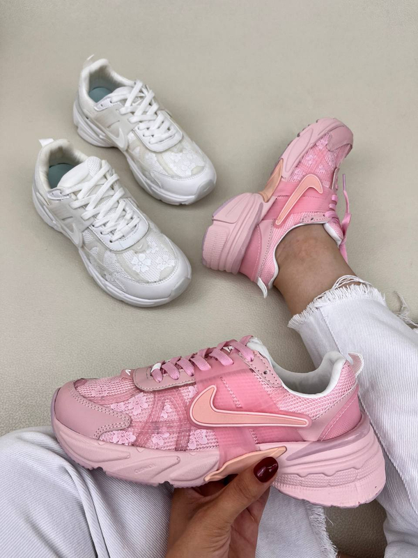 کتونی زنانه نایک  وی تو کی طرح گلدار   nike v2k Flowers Run Womans کد 1325