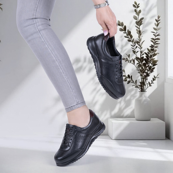کفش چرم زنانه مدل فانوس بندی ساده