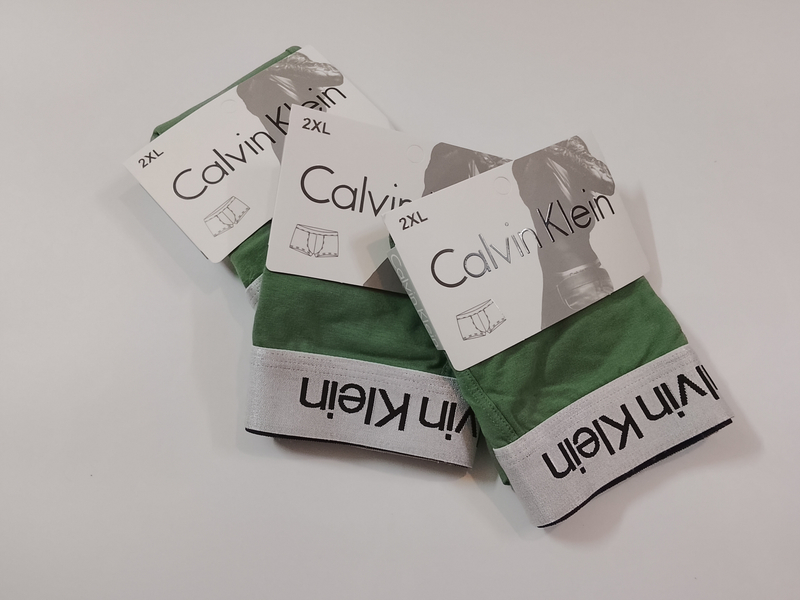 شورت مردانه نیم‌پا کلوین کلاین (Calvin Klein) رنگ سبز زیتونی – پک ۳ عددی سایز بزرگ 2XL و 3XL