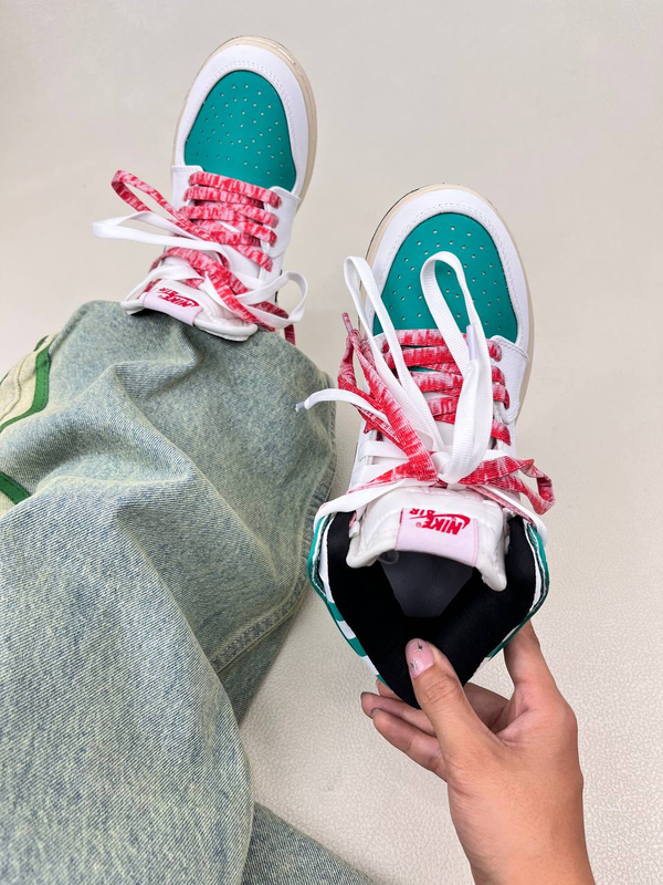 کتونی ساقدار زنانه ایر جردن 1 مدل کریسمس 1 NIKE AIR JORDAN کد 912