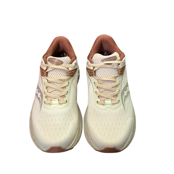 کفش  saucony