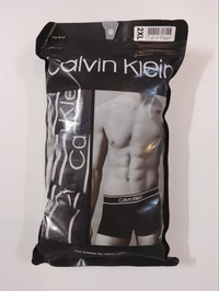 پک ۳ عددی شورت مردانه نیم‌پا کلوین کلین (Calvin Klein) رنگ مشکی، طوسی و سورمه‌ای