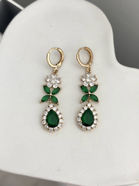 گوشواره جواهری اشکی و باگتی سبز و قرمز