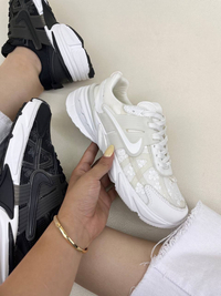 کتونی زنانه نایک  وی تو کی طرح گلدار   nike v2k Flowers Run Womans کد 1325