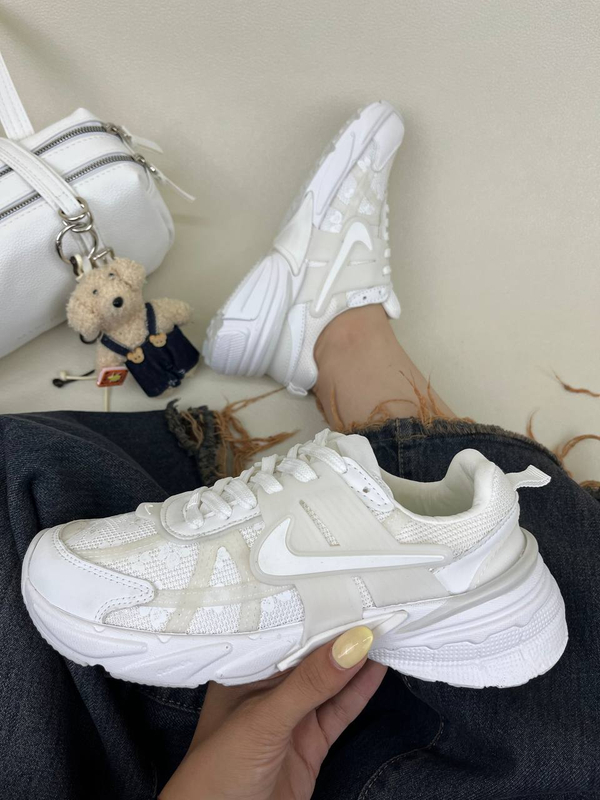 کتونی زنانه نایک  وی تو کی طرح گلدار   nike v2k Flowers Run Womans کد 1325